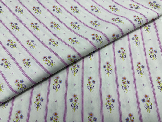 Mor Çizgili ve Çiçek Desenli Kumaş