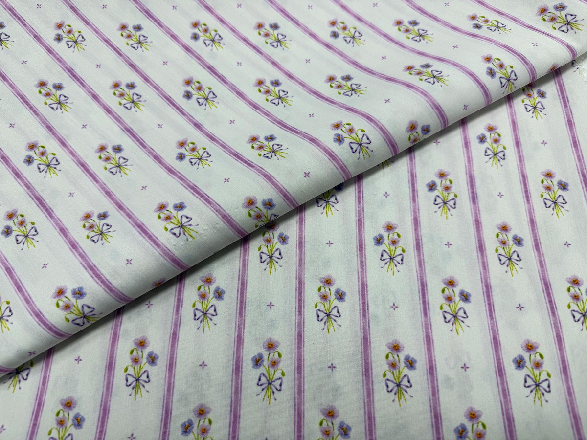 Mor Çizgili ve Çiçek Desenli Kumaş