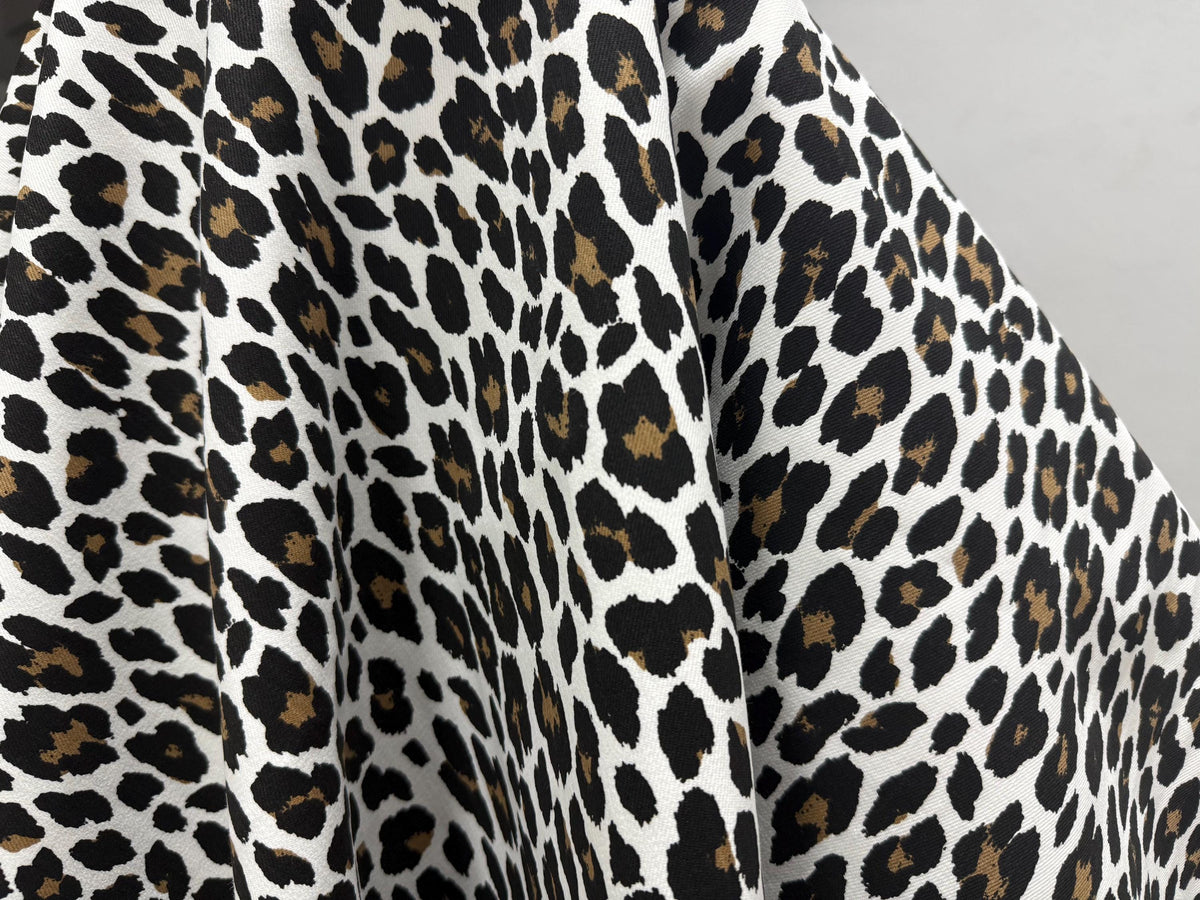 Leopar Desenli Pamuklu Kumaş